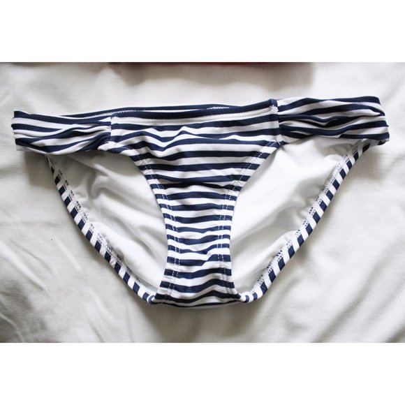 2/25 - Swimsuit set - Picture 6 of 9